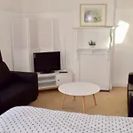 Cosy 3 Bedroom Apartment In Trendy Haberfield