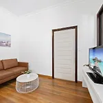 Spacious 1 Bedroom Guest House With Free Parking