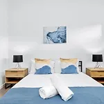 Centre Of Newtown 2 Bed Apartment