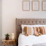 \'The Golden Gate\' Cosy & Charming Inner-City Retreat