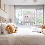 \'The Golden Gate\' Cosy & Charming Inner-City Retreat