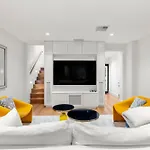 Luxurious 3-Story Terrace In Potts Point