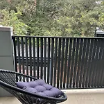 Bushland Setting Close To Sydney Cbd- Stand Alone Apartment