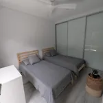 2 Bedroom Apartment With Garden Views In Sydney