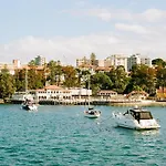 Spacious Penthouse Fabulous Harbour & Ocean Views