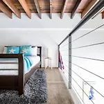 Oversized Designer Warehouse In Surry Hills City