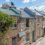 Chic East Sydney Pad