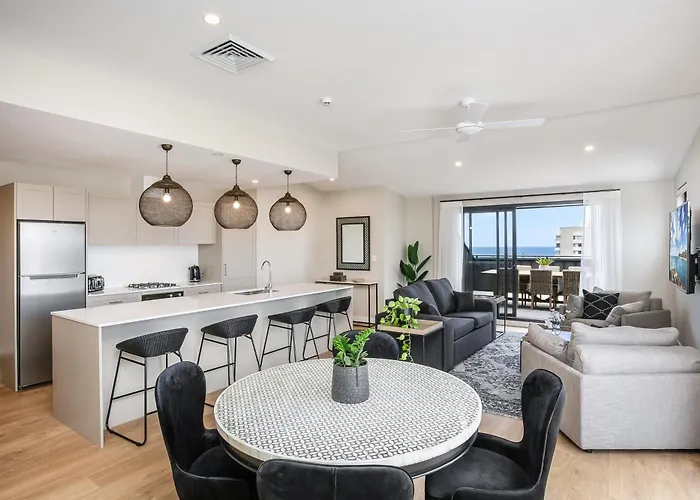 Spacious Penthouse Fabulous Harbour & Ocean Views