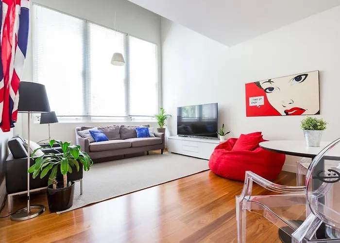 Oversized Designer Warehouse In Surry Hills City