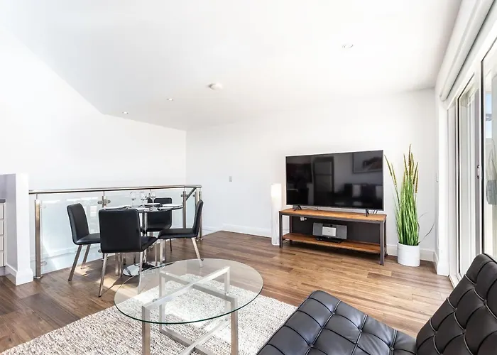 Leichhardt Self-Contained Modern One-Bedroom Apartment