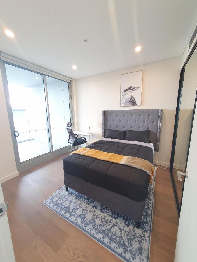 Luxury Loft 3 Bed, 2 Bath, Sleeps 6, Pool, Bbq, No Parties *