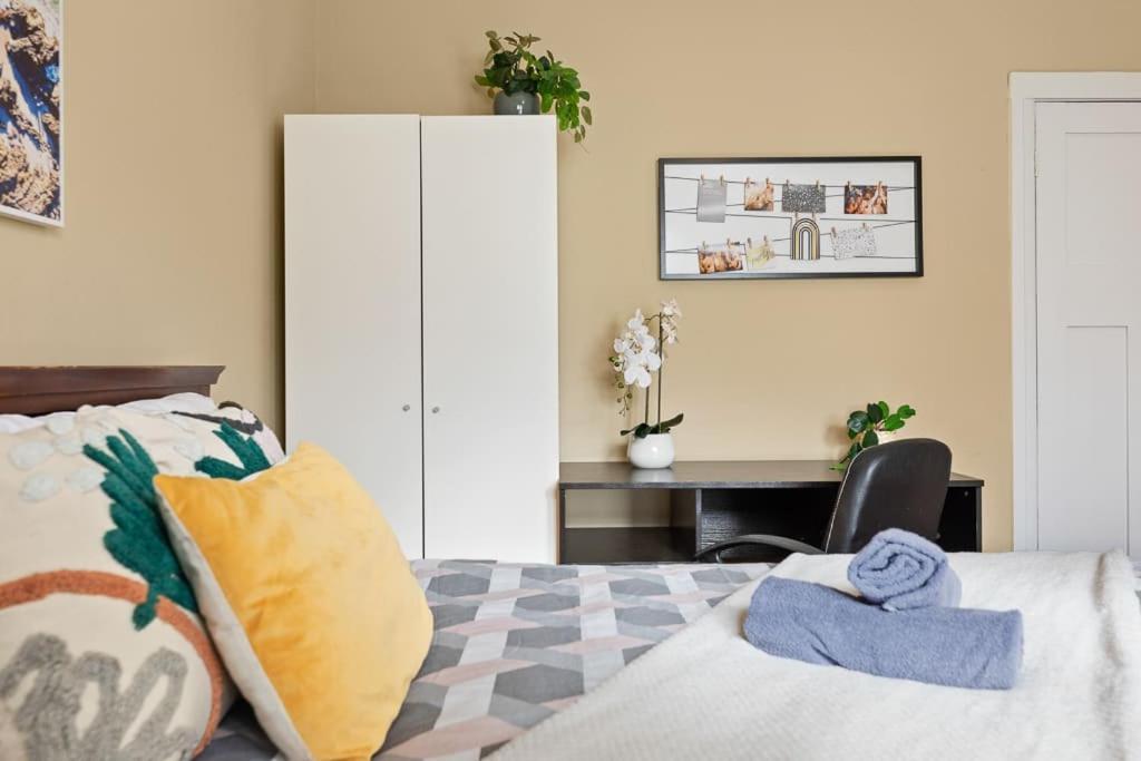 Quiet Private In Kensington Near Unsw, Light Railway&bus 1d Holiday home Sydney
