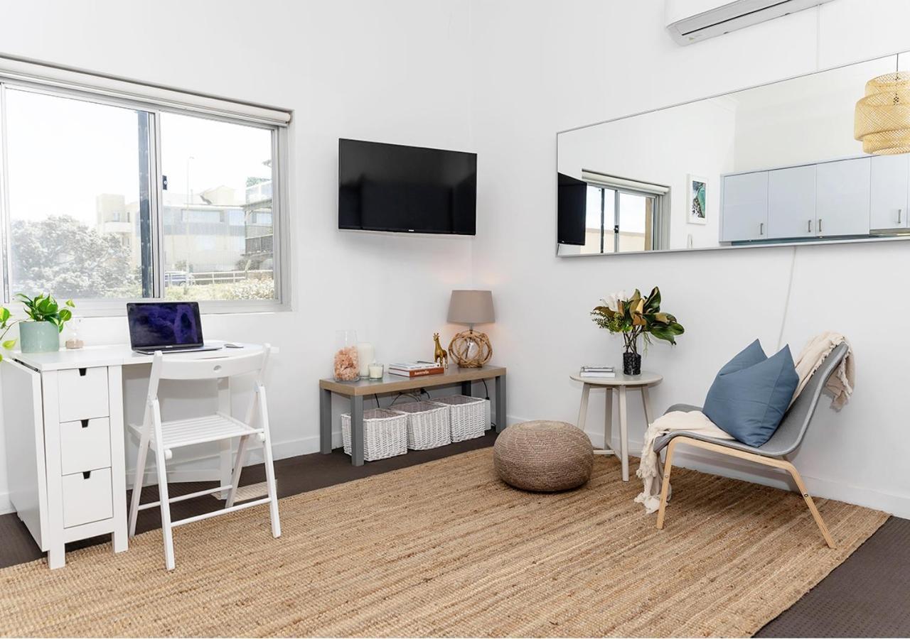 Cozy Front With Aircon
