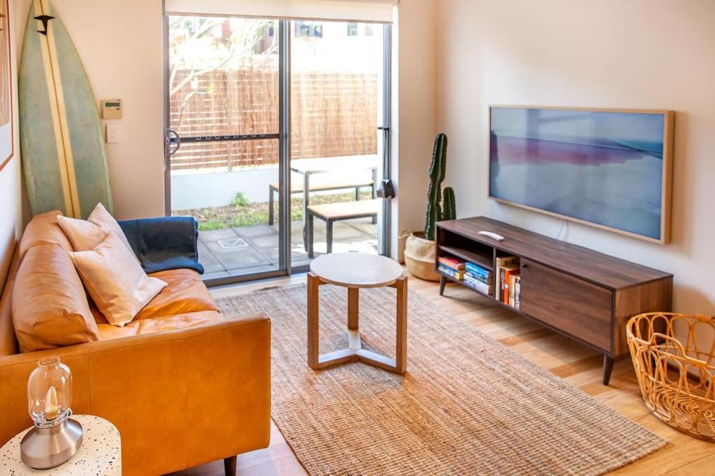 Sunny Terrace In The Heart Of Bondi *
