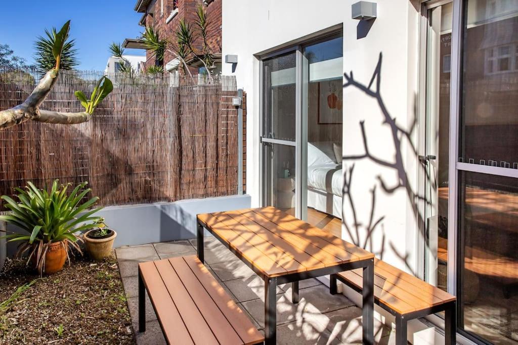 Sunny Terrace In The Heart Of Bondi