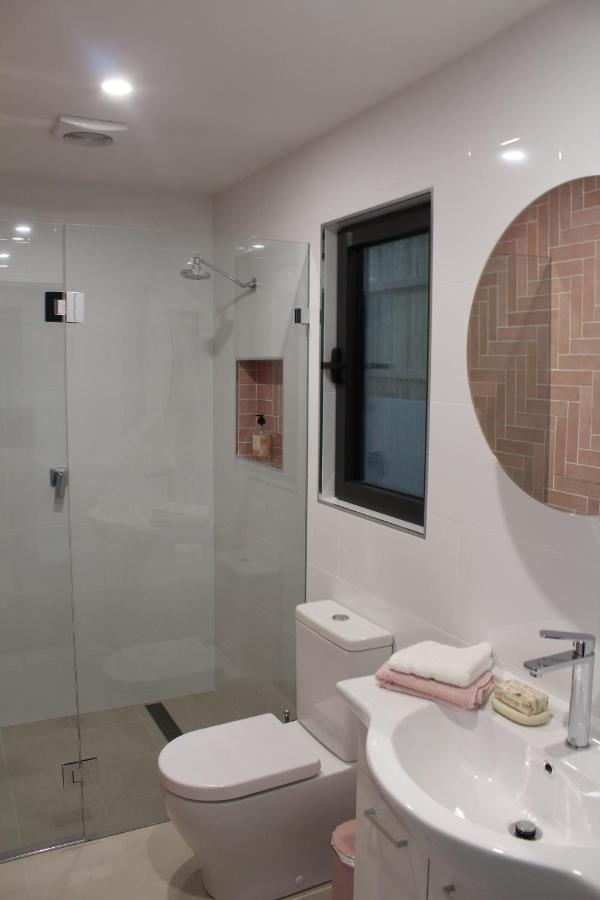 Bushland Setting Close To Cbd- Stand Alone Apartment