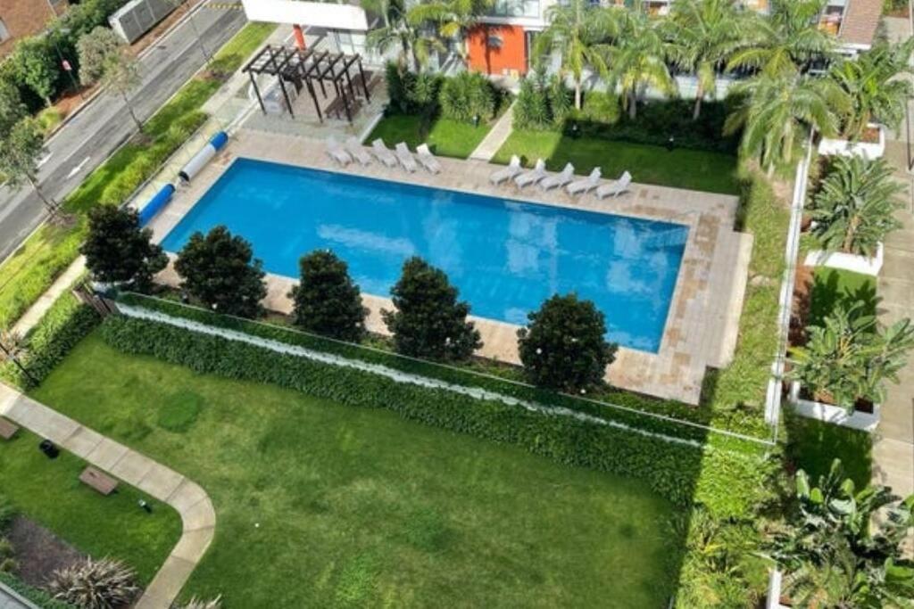 Pool View Of Marquarie Park Paradise Apartment