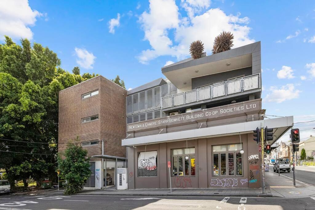 Centre Of Newtown 2 Bed Apartment *