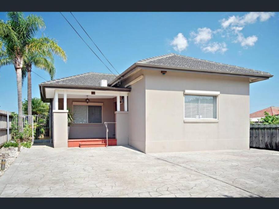 Quiet 4 Bedrooms House In Belmore Nsw * Sydney