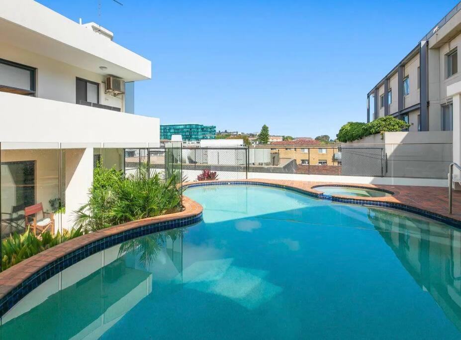 Bondi Waves Beachfront Apartment