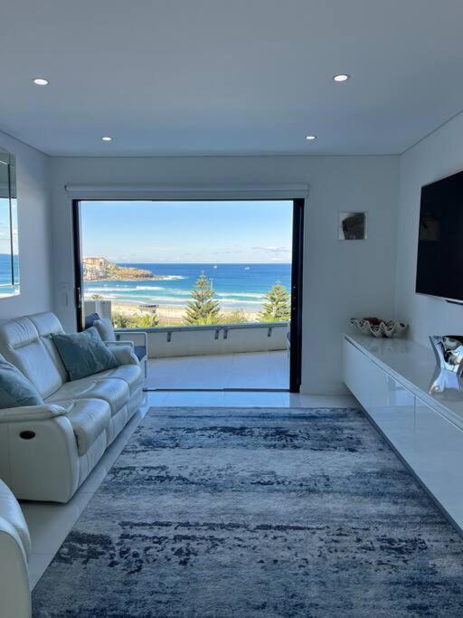 Bondi Waves Beachfront Apartment