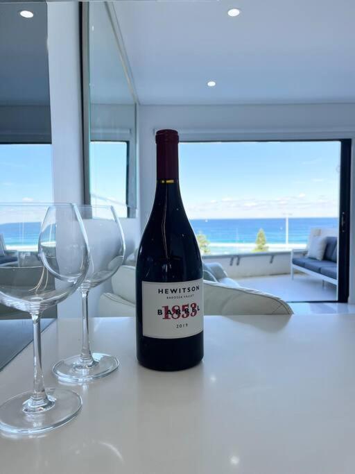 Bondi Waves Beachfront Apartment Sydney