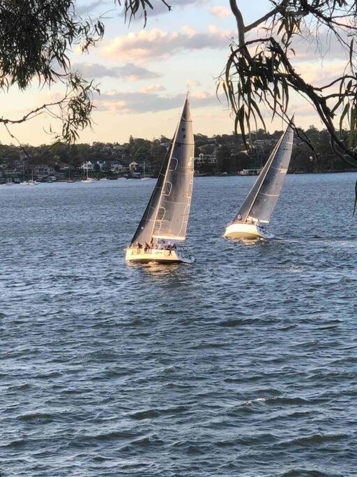 Apartment Harbourfront Boathouse And Escape Sydney