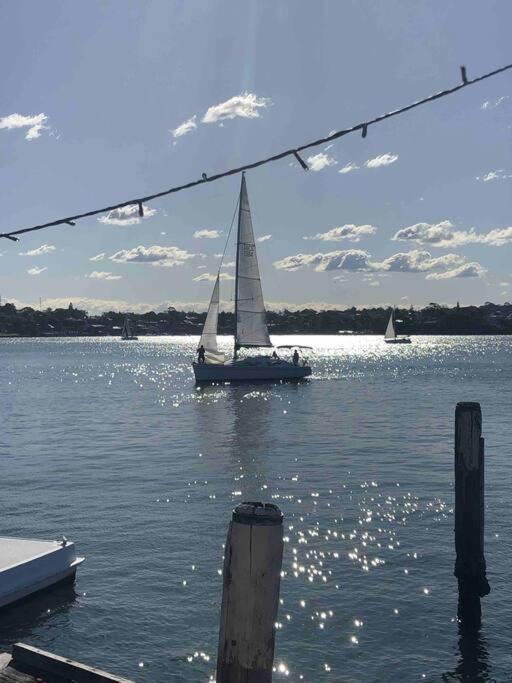Harbourfront Boathouse And Escape Apartment