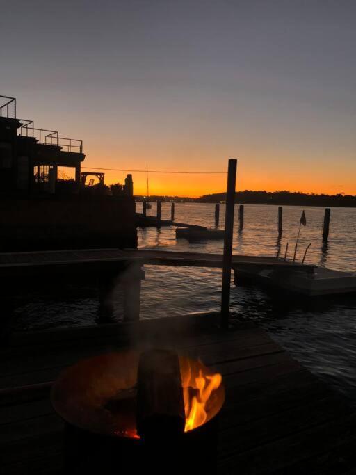 Apartment Harbourfront Boathouse And Escape Sydney