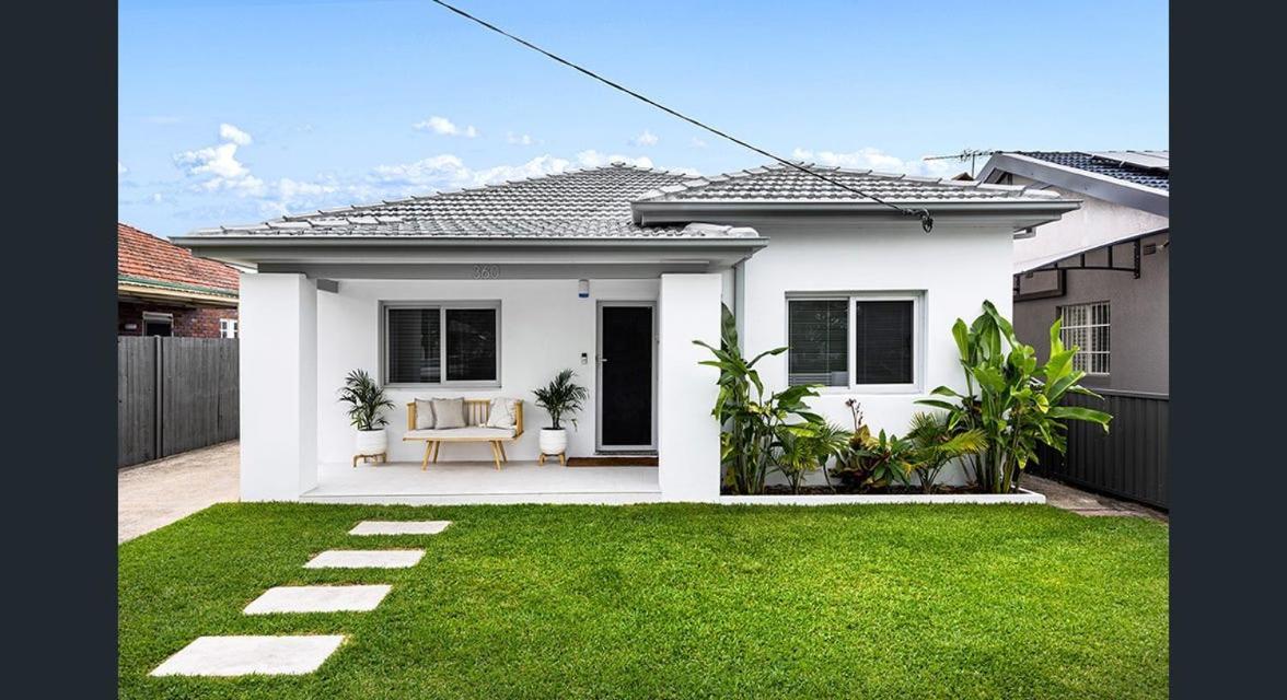Small B Of South Bay And Airport Homestay