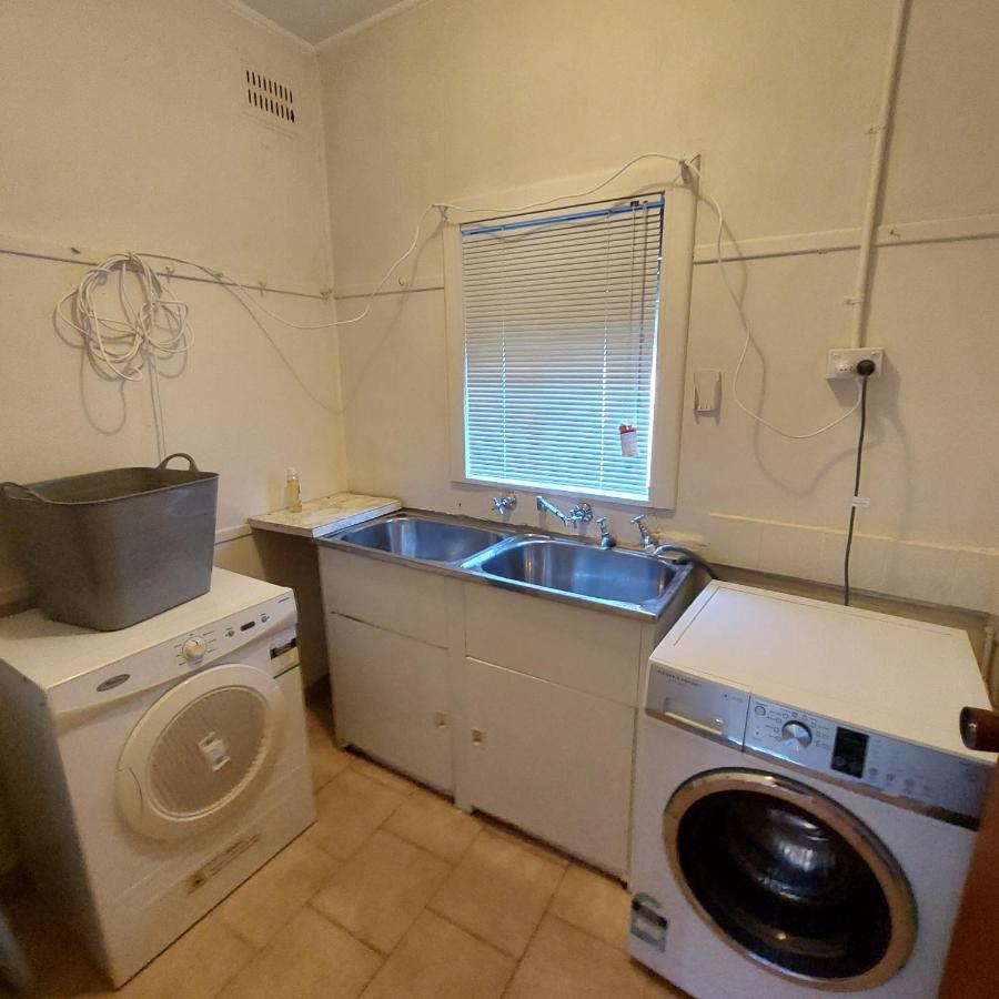 Quiet 4 Bedrooms House In Belmore Nsw Sydney
