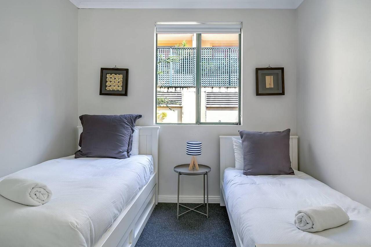 Glenmore Court - Spacious And By The Harbour Holiday home