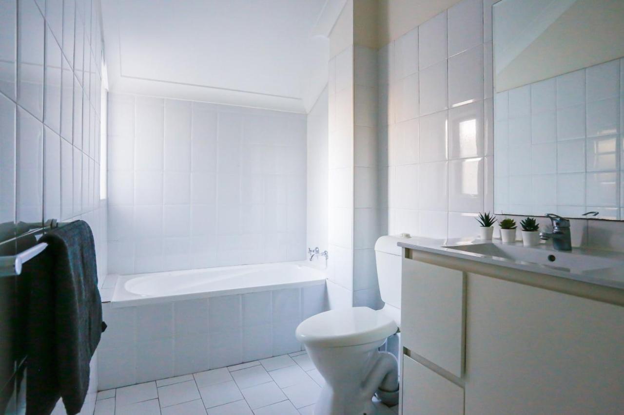 Cozy 2 Bedroom Chippendale Ii Apartment