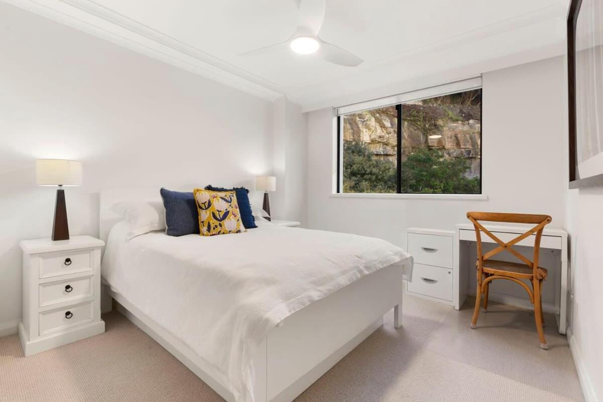 Walking Distance To Darling Harbour *