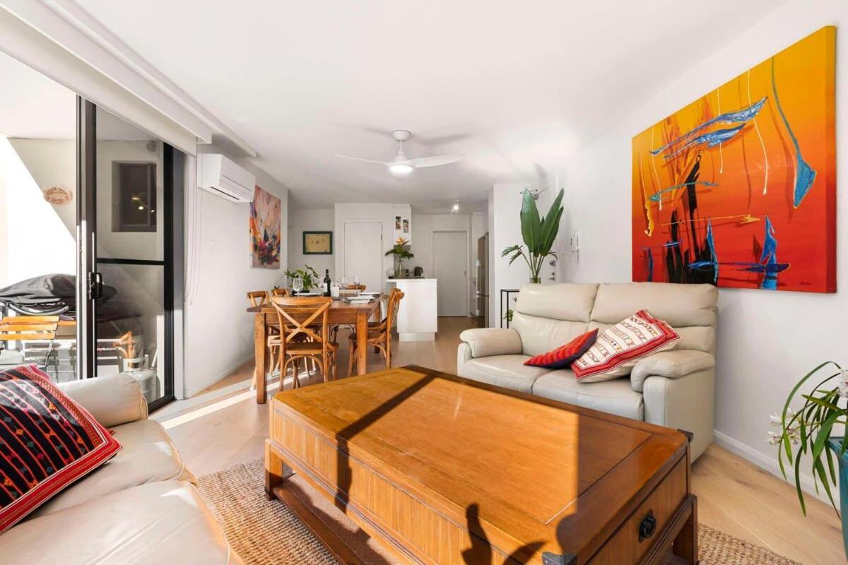 Walking Distance To Darling Harbour *