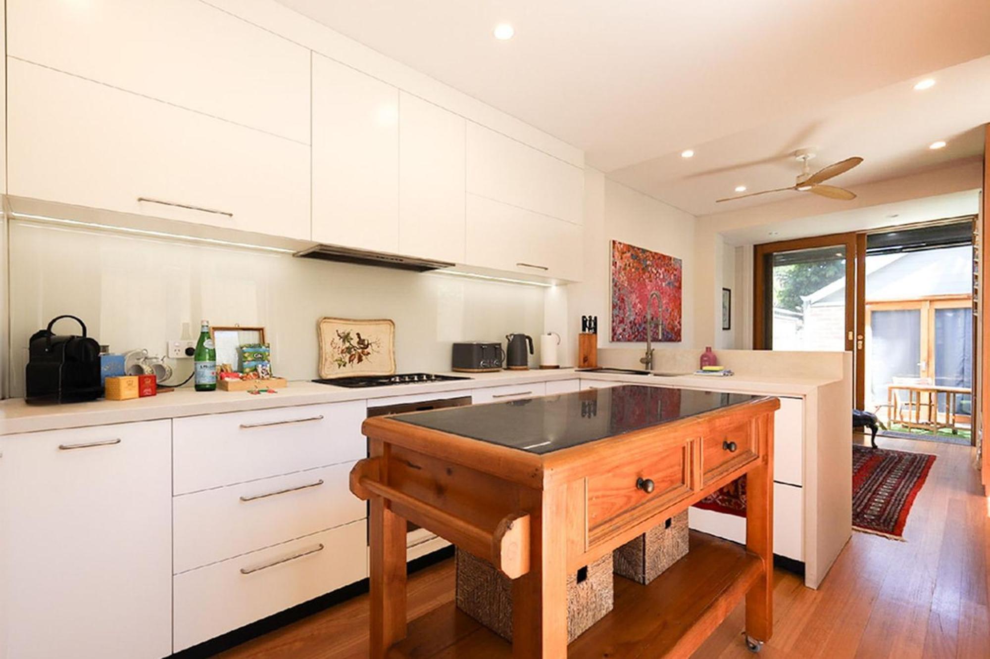 Charming 3-bedroom Terrace In The Heart Of Glebe Holiday home Sydney