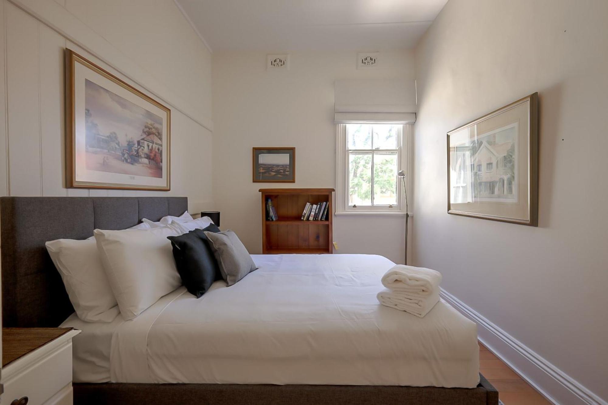 Charming 3-bedroom Terrace In The Heart Of Glebe