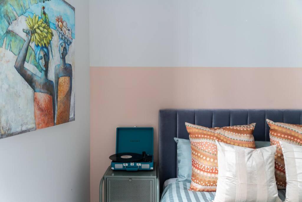 The Rosella Suite—boutique Living Apartment Sydney