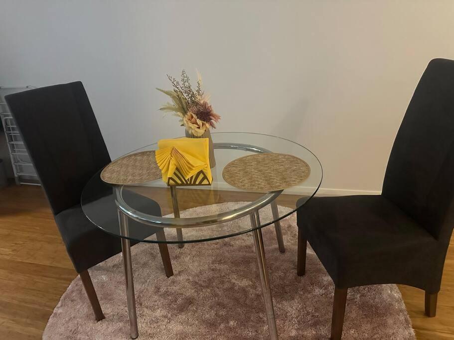 Stylish 1 Bedroom Location Sidney