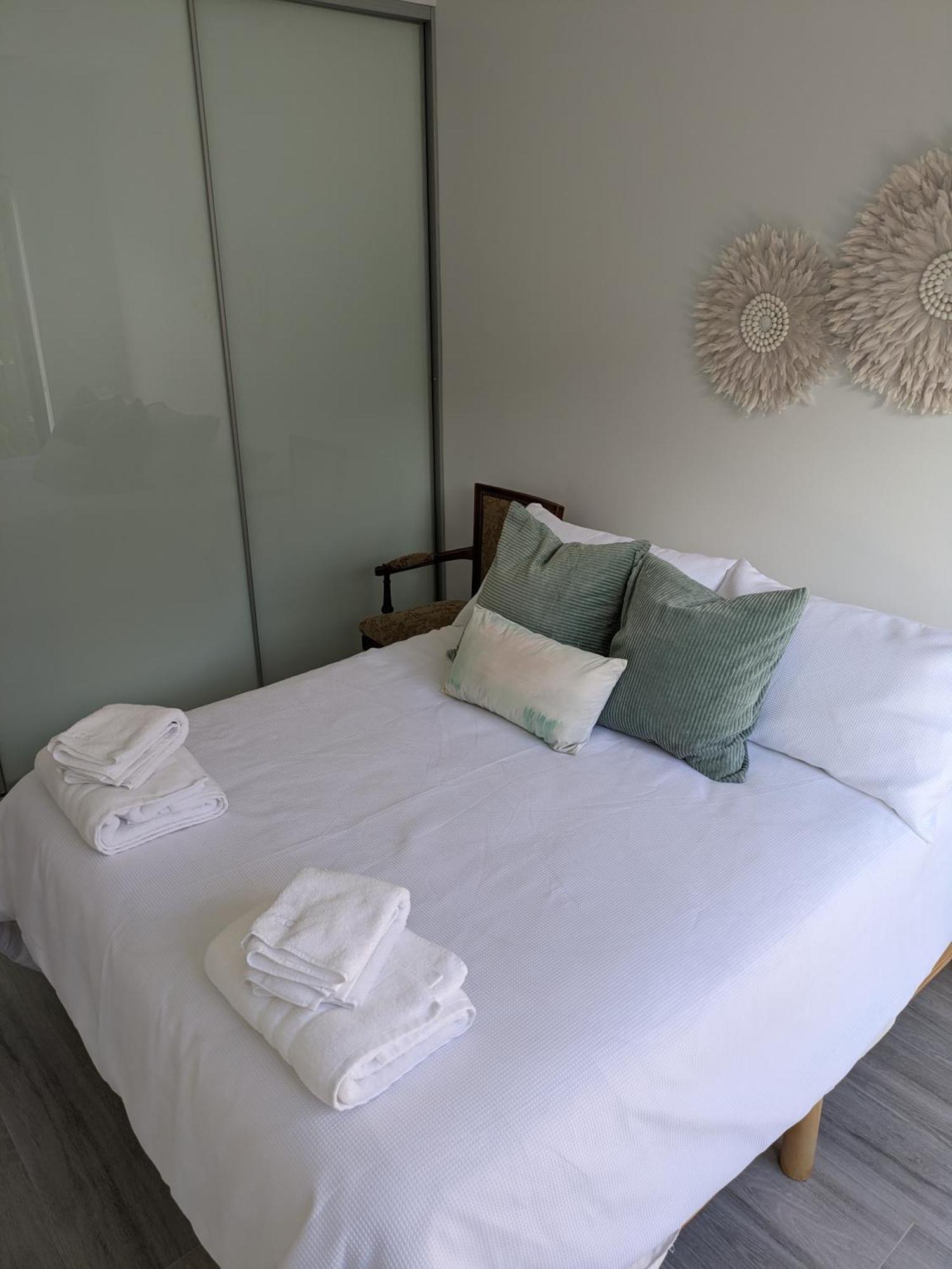 2 Bedroom With Garden Views In Guest house Sydney