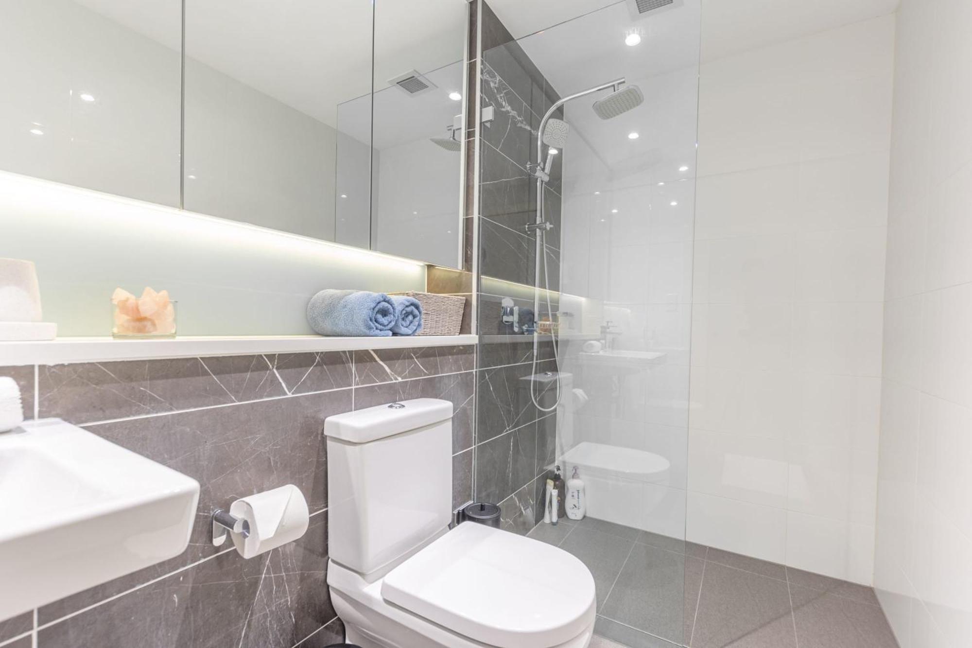Comfy Designed 2bd W Near Bennelong Bridge * Sydney