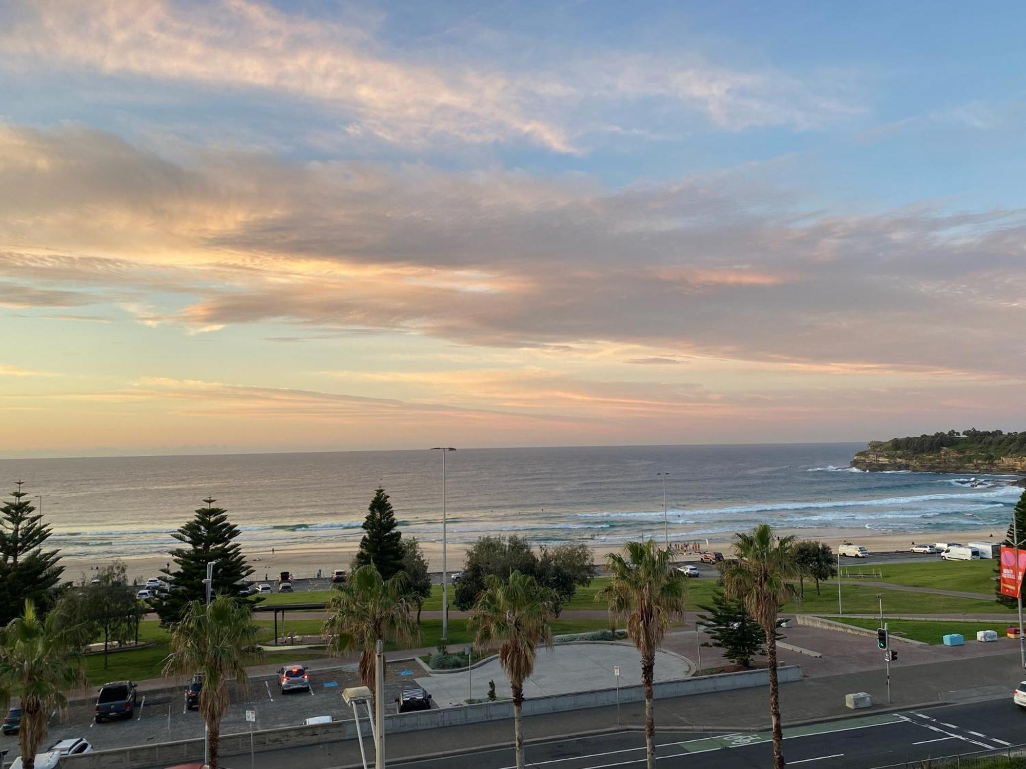 Apartment Bondi Waves Beachfront Sydney