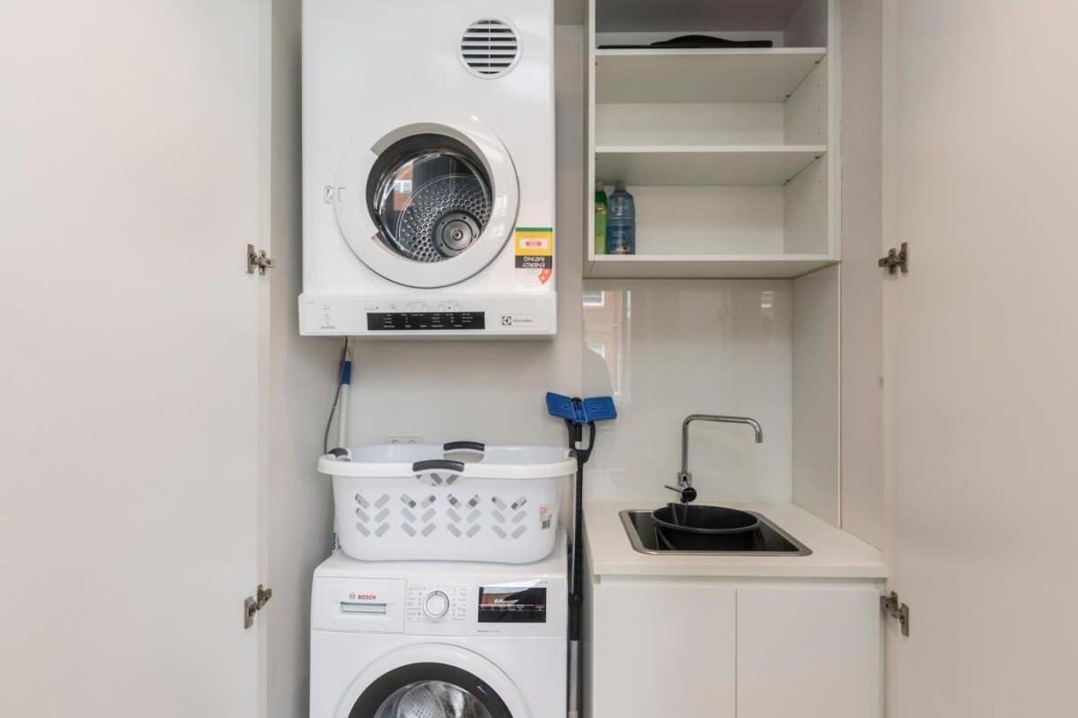Luxurious Spacious Onebed Close To Bondi Sydney