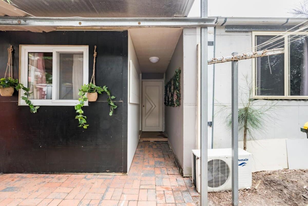 Holiday home Private Ensuite Queen Near Airport