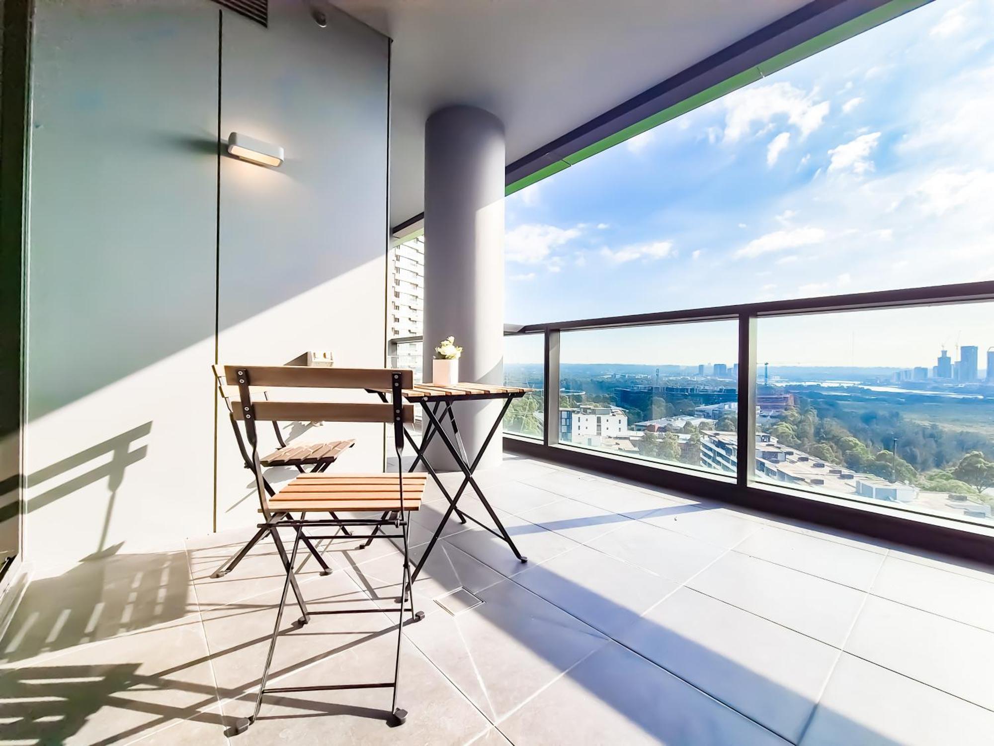Hamptons Style 2br & Kid W View In Olympic Park Apartment Sydney