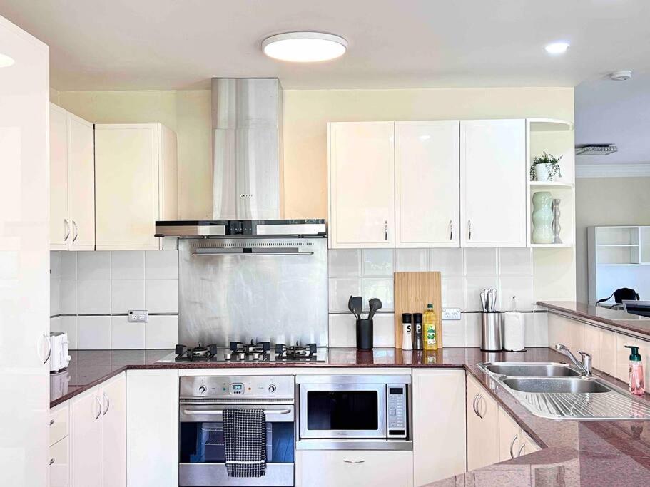 Villa Cozy 4-bedroom Family House In Central Chatswood Sydney