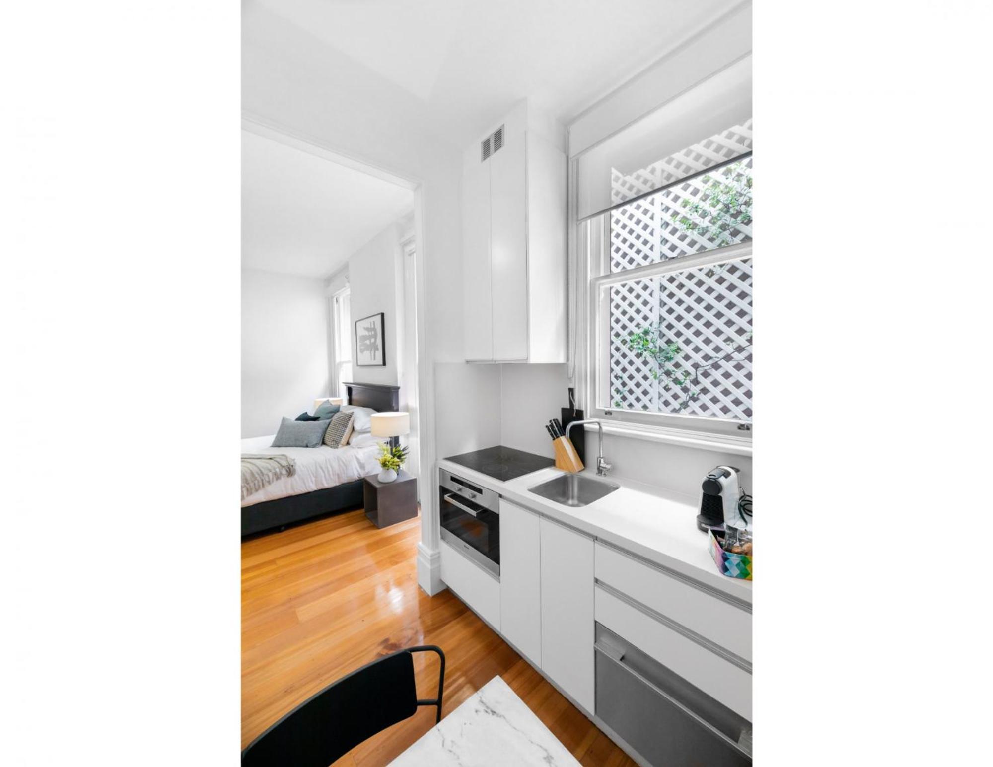 Renovated Studio In Bohemian Area Close To Duplicate * Sydney