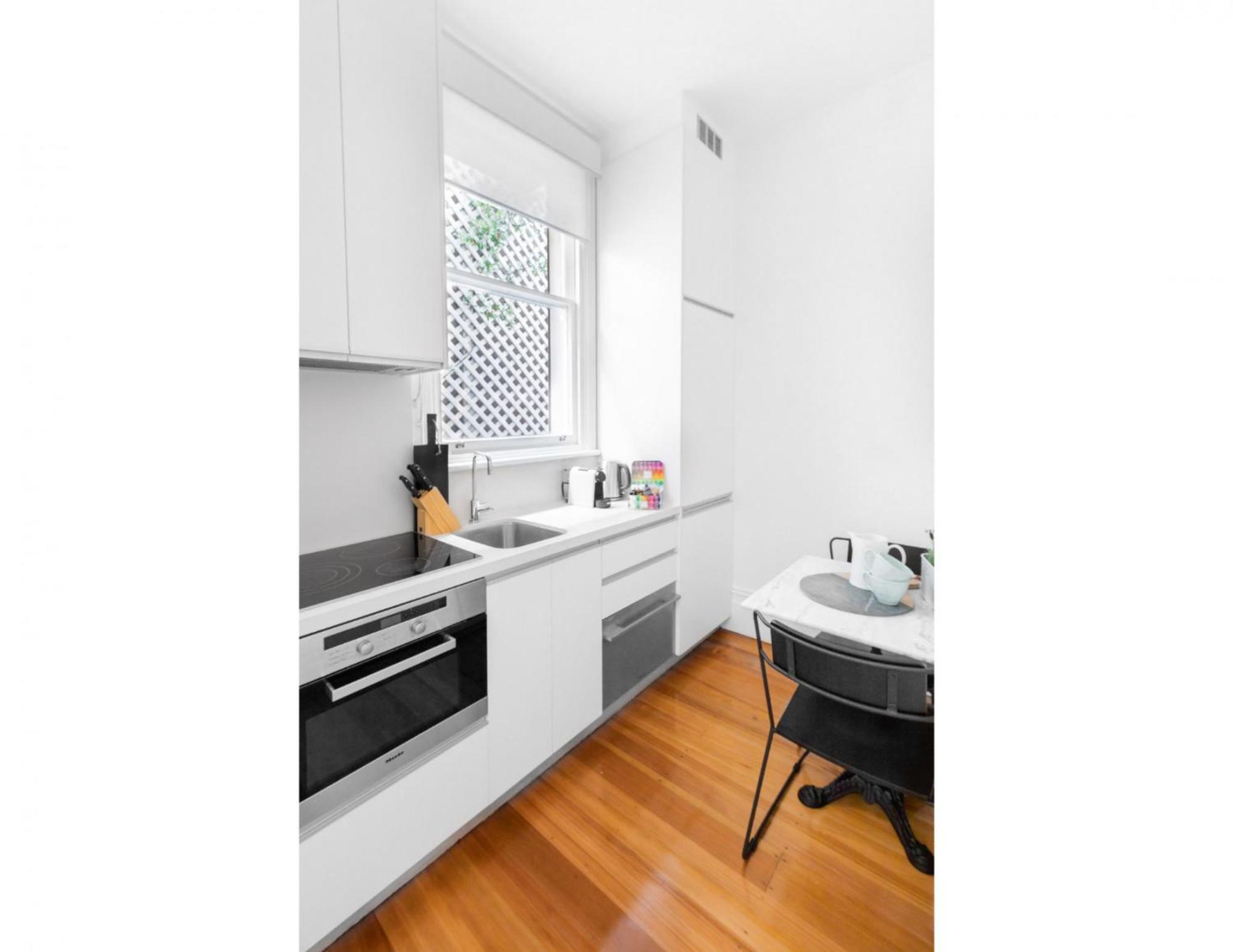 Apartment Renovated Studio In Bohemian Area Close To Duplicate *