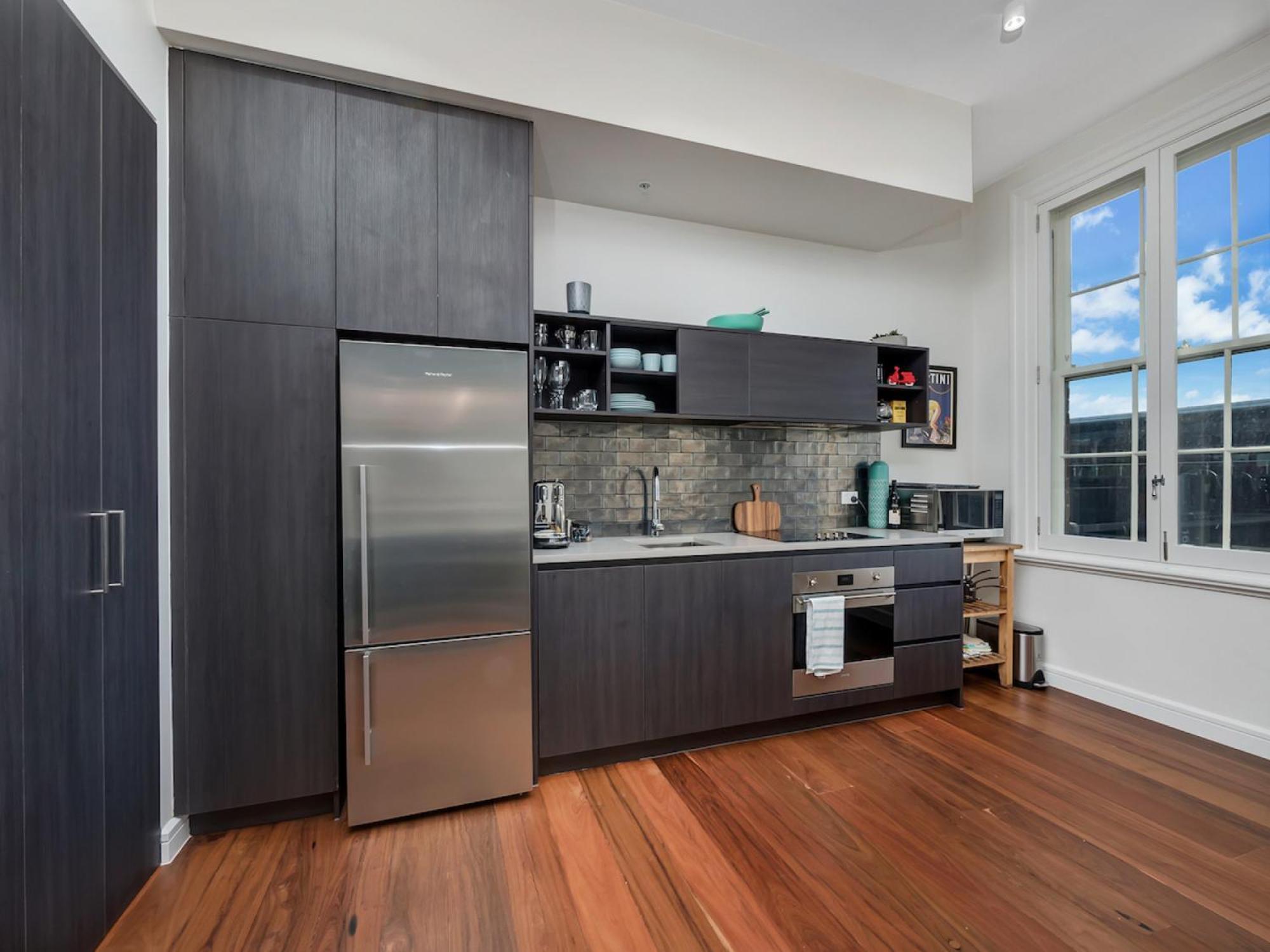 Apartamento Inner-city Minutes Walk To Dining Hubs