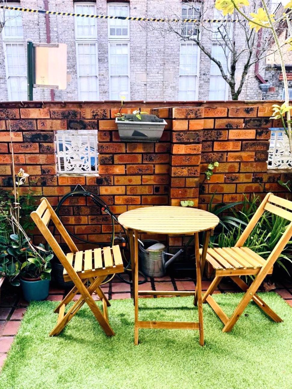 Charming Front Retreat Apartment Sydney